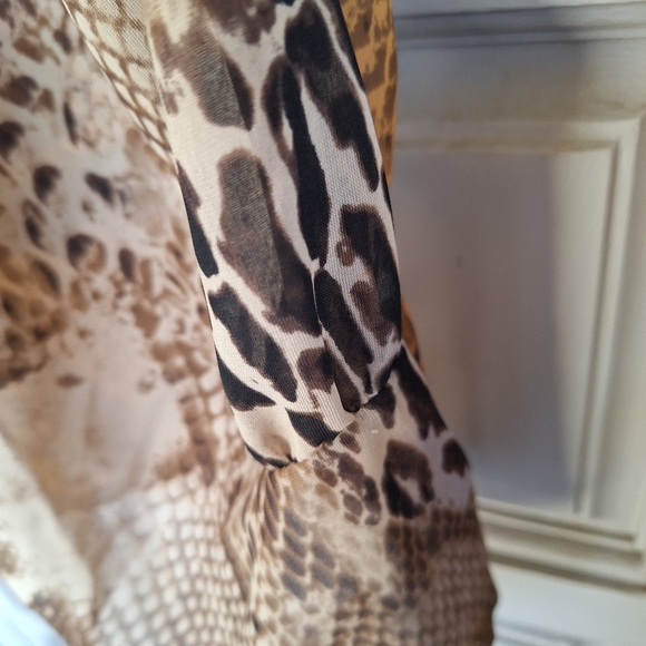 Bobeau Blouse SzXL Button Front Short Sleeve V Neck Leopard Sheer Polyester Cute - Picture 9 of 9